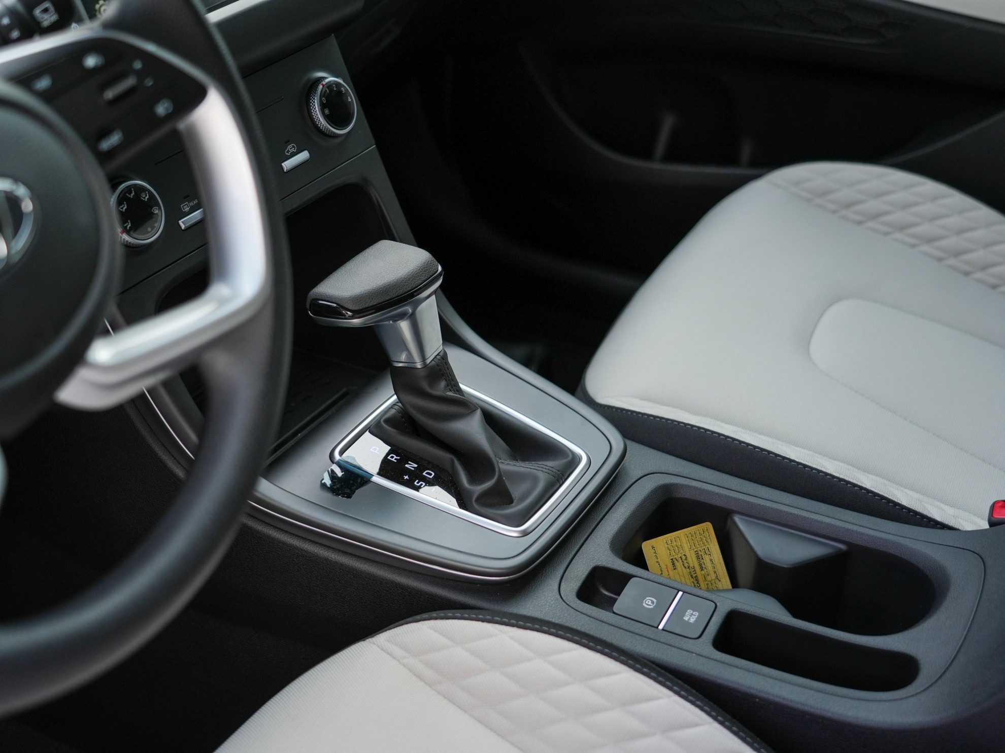 https://www.quickdrive.ae/uploads/2023/02/12/Hyundai Creta 5-Seater 2023 (9).jpg